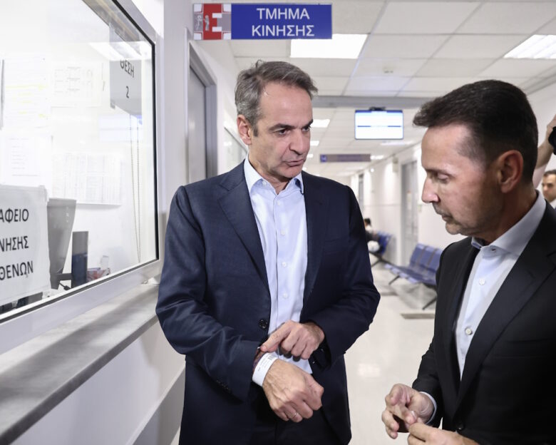 Ο Κυριάκος Μητσοτάκης στον «Ευαγγελισμό»: Ενημερώθηκε για το «βραχιολάκι» στα επείγοντα
