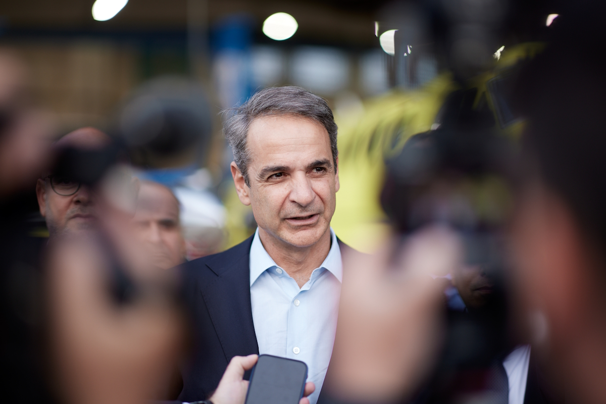 Ο Πρωθυπουργός, Κυριάκος Μητσοτάκης στην παράδοση - παραλαβή του αεροσκάφους, δωρεά του Ιδρύματος Σταύρος Νιάρχος, για αεροδιακομιδές του ΕΚΑΒ