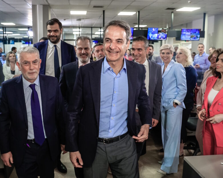 Ο Κυριάκος Μητσοτάκης επισκέφθηκε την ΕΡΤ και ενημερώθηκε για τη νέα υπηρεσία αυτόματου υποτιτλισμού των δελτίων ειδήσεων