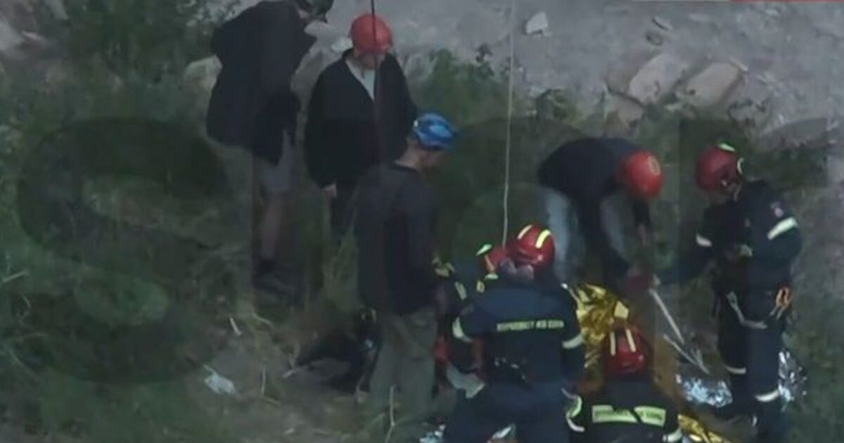 Lavrio: A 30 -year -old cave rescue operation that fell into a 55 -meter ravine