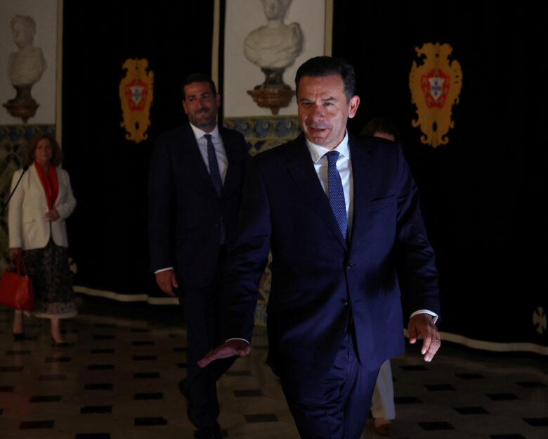 Πορτογαλία: Ο 52χρονος Λουίς Μοντενέγκρο έλαβε εντολή σχηματισμού κυβέρνησης
