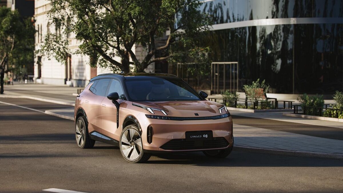 LYNK & CO 08