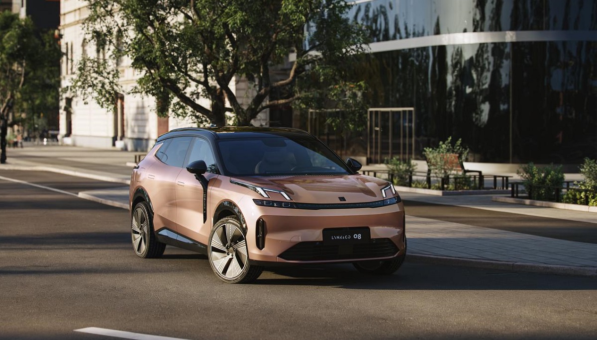 LYNK & CO 08