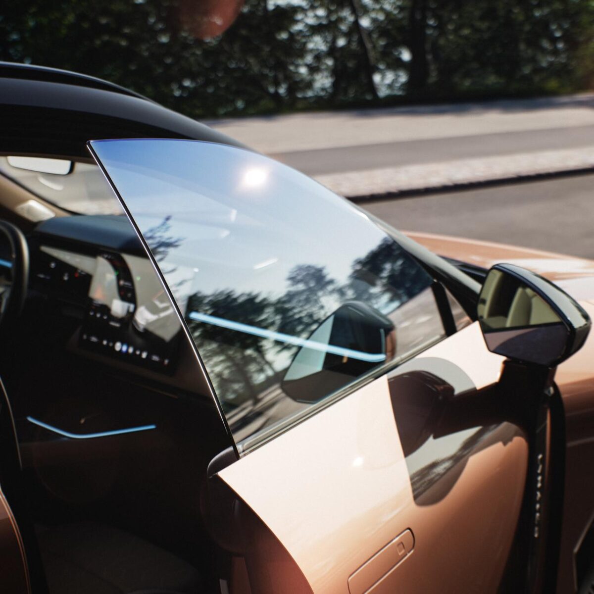 LYNK & CO 08