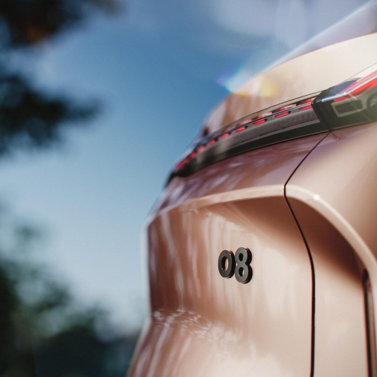 LYNK & CO 08