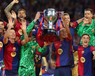 Η Μπαρτσελόνα κέρδισε τη La Liga και το πανηγύρισε μέσα στο "Μονζουίκ" (ΦΩΤΟ REUTERS