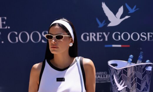 Η Χριστίνα Μπόμπα στα γήπεδα τένις του Navarino Challenge απολαμβάνοντας Grey Goose super premium βότκα