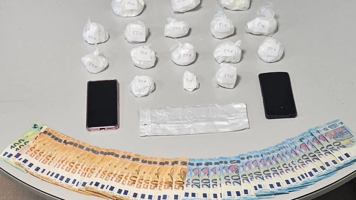 Κατασχεμένα ναρκωτικά και χρήματα από τη δράση της σπείρας στη Θεσσαλονίκη