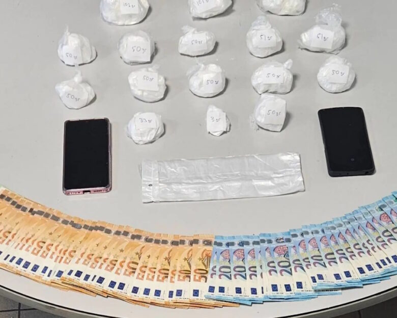 Θεσσαλονίκη: Μία 35χρονη και ένας 57χρονος «έσπρωχναν» κοκαΐνη στα στέκια των τοξικομανών