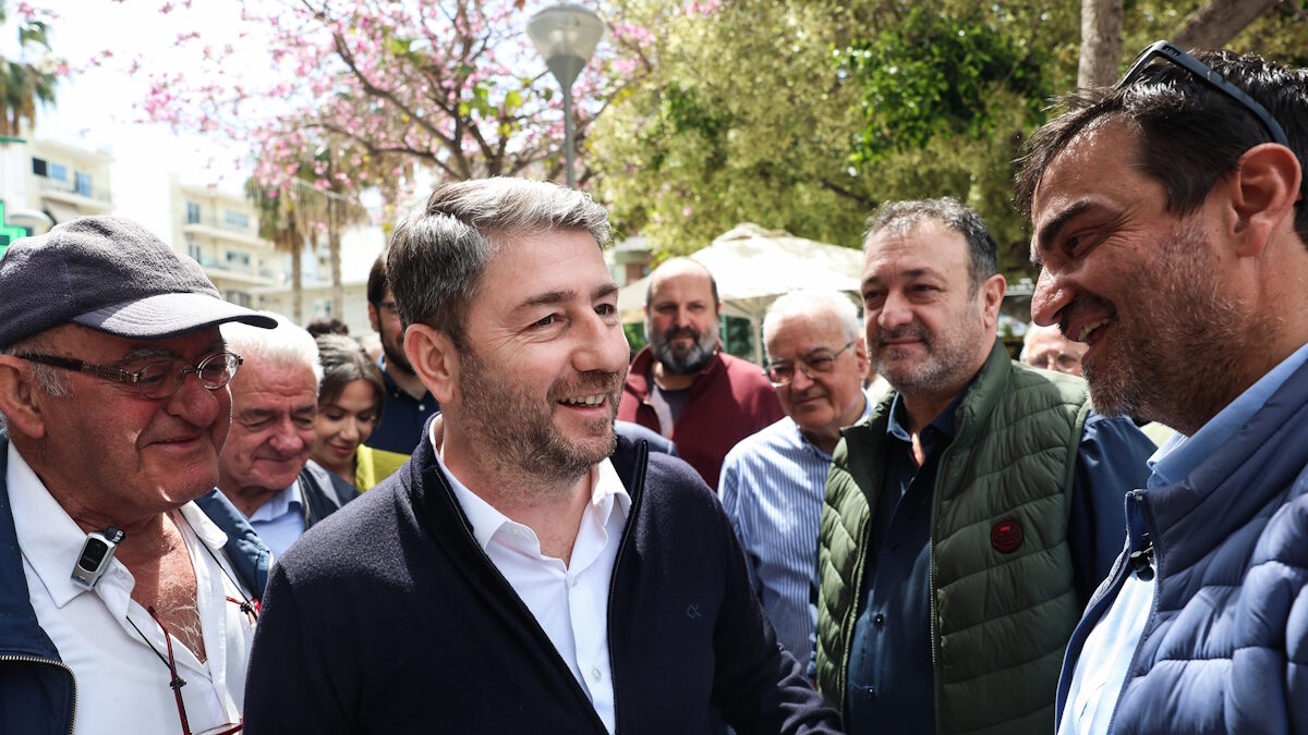 Ο Πρόεδρος του ΠΑΣΟΚ, Νίκος Ανδρουλάκης στη διάρκεια επίσκεψής του στο Ηράκλειο