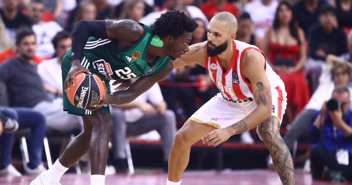 Euroleague: Κέντρικ Ναν και Εβάν Φουρνιέ υποψήφιοι για τη Magic Moment της σεζόν