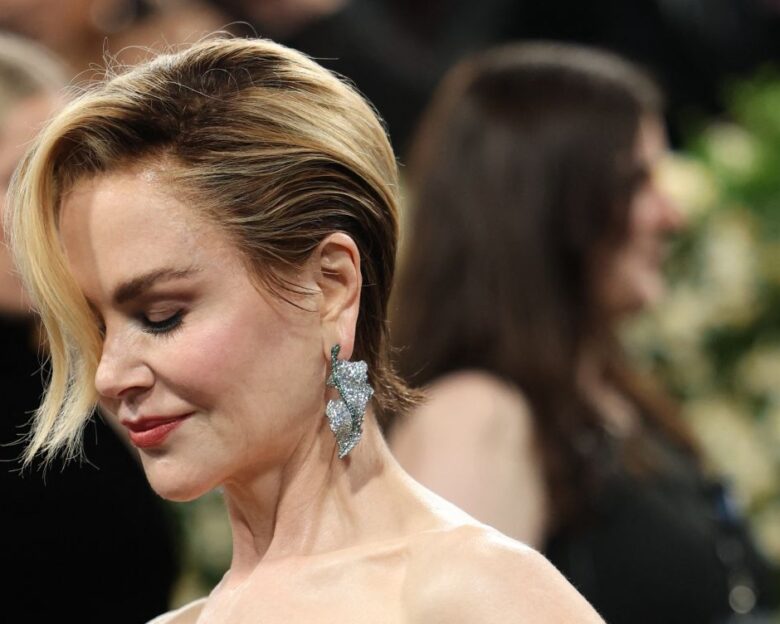 Νικόλ Κίντμαν: Με αντρικό μαλλί στο Met Gala, με πολύ μακρύ στα Country Music Awards – Ξεγέλασε τους πάντες