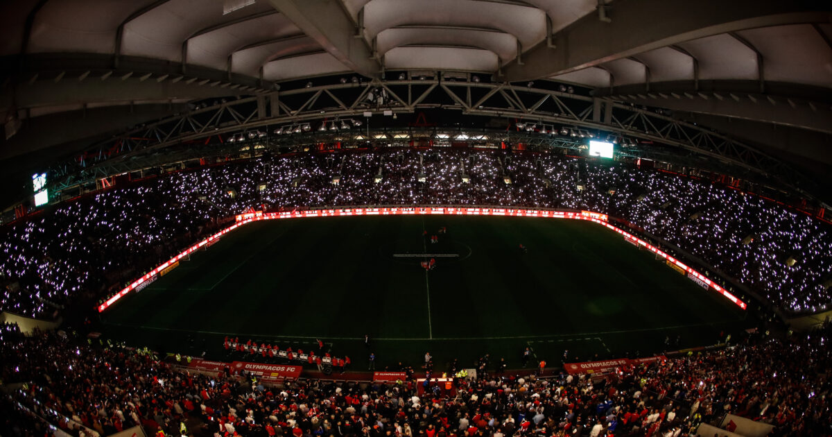 Olympiacos: The impressive show with thousands of bracelets in the “Karaiskakis” fiesta