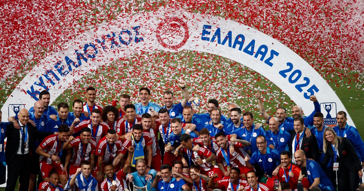 OFI – Olympiacos 0-2: Piraeus won the Greek Cup and celebrated the double in the 100th anniversary of their history