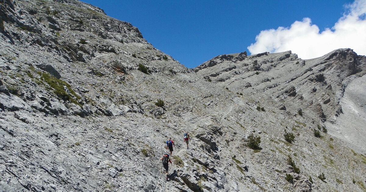 Rescue operation of a German injured climber to Olympus – helicopter also got up