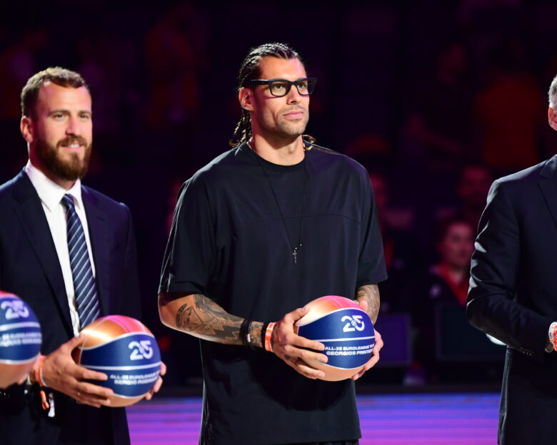 Final Four Euroleague: Ο Γιώργος Πρίντεζης αποθεώθηκε για την είσοδο του στο Top25 της διοργάνωσης