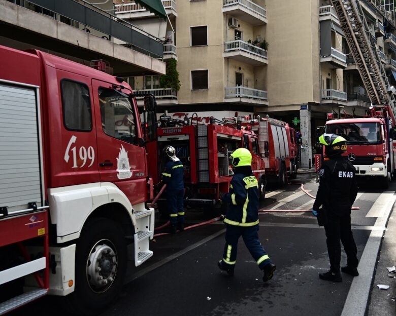 Αναστάτωση από φωτιά σε ακατοίκητο κτίριο στο Βύρωνα