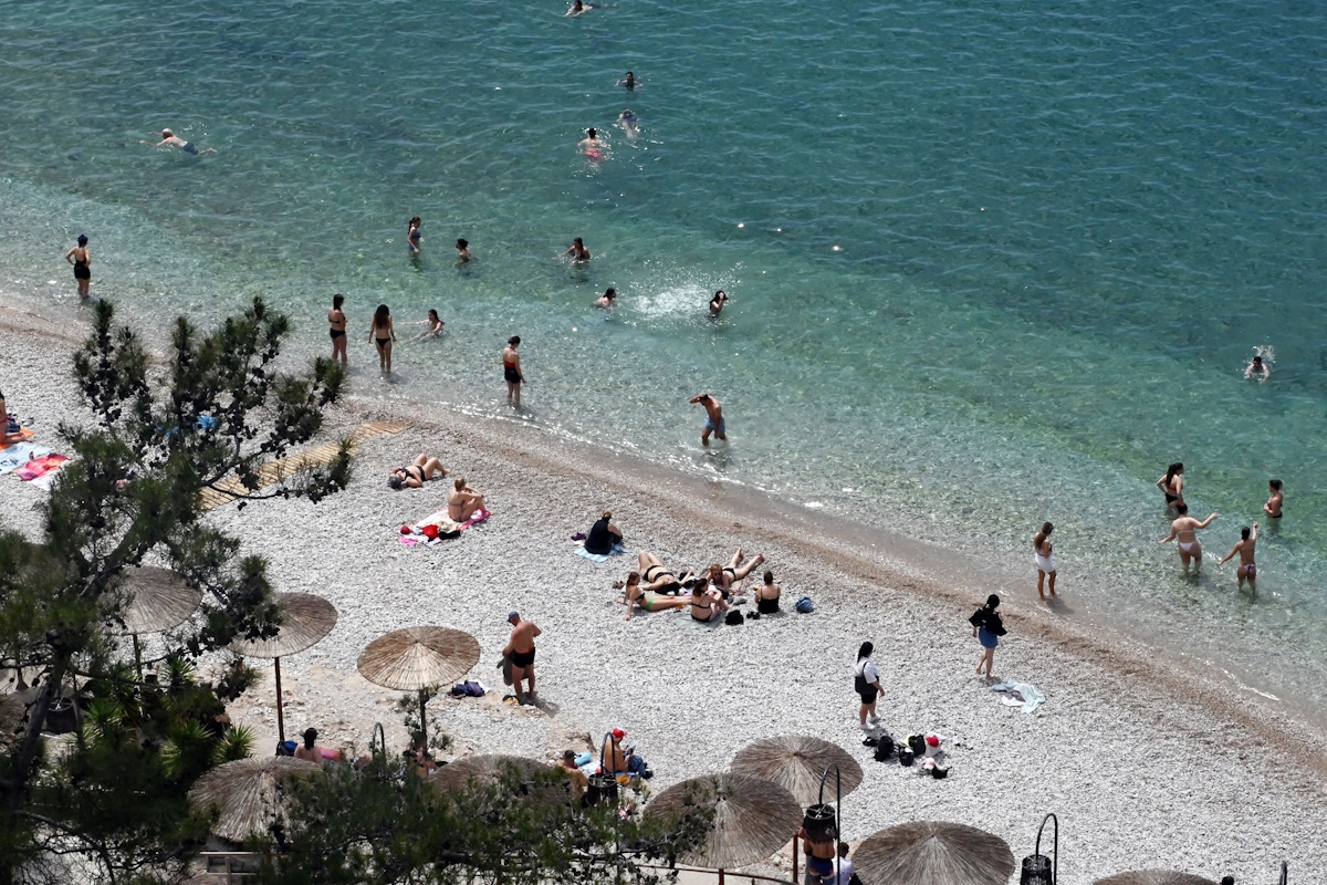 ΣΤΙΓΜΙΟΤΥΠΟ ΣΤΗ ΠΑΡΑΛΙΑ ΤΗΣ ΑΡΒΑΝΙΤΙΑΣ