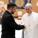 Κατά τη συνάντηση του Βολοντίμιρ Ζελένσκι με τον πάπα Λέοντα