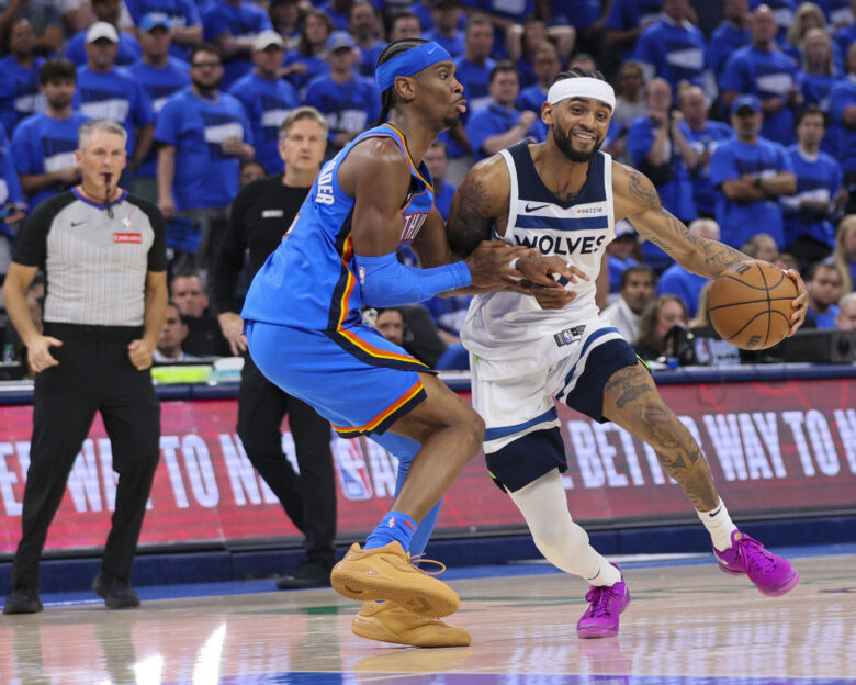 Διαιτητής στο NBA γέμισε αίματα στο πρόσωπο μετά από χτύπημα στο Οκλαχόμα Σίτι Θάντερ – Μινεσότα Τίμπεργουλβς