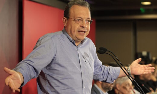 Ο Πρόεδρος του ΣΥΡΙΖΑ, Σωκράτης Φάμελλος στο βήμα της Κεντρικής Επιτροπής