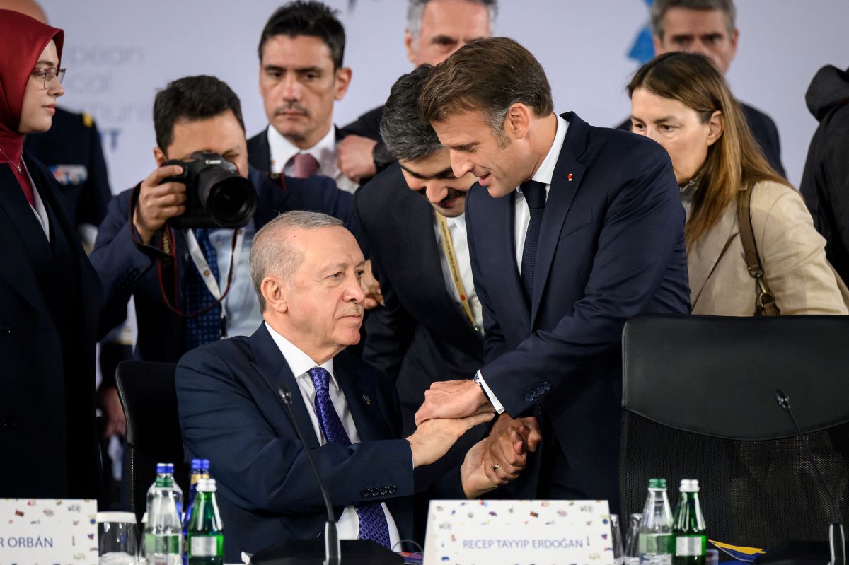 Analysts of body language speak of a 'silent language'