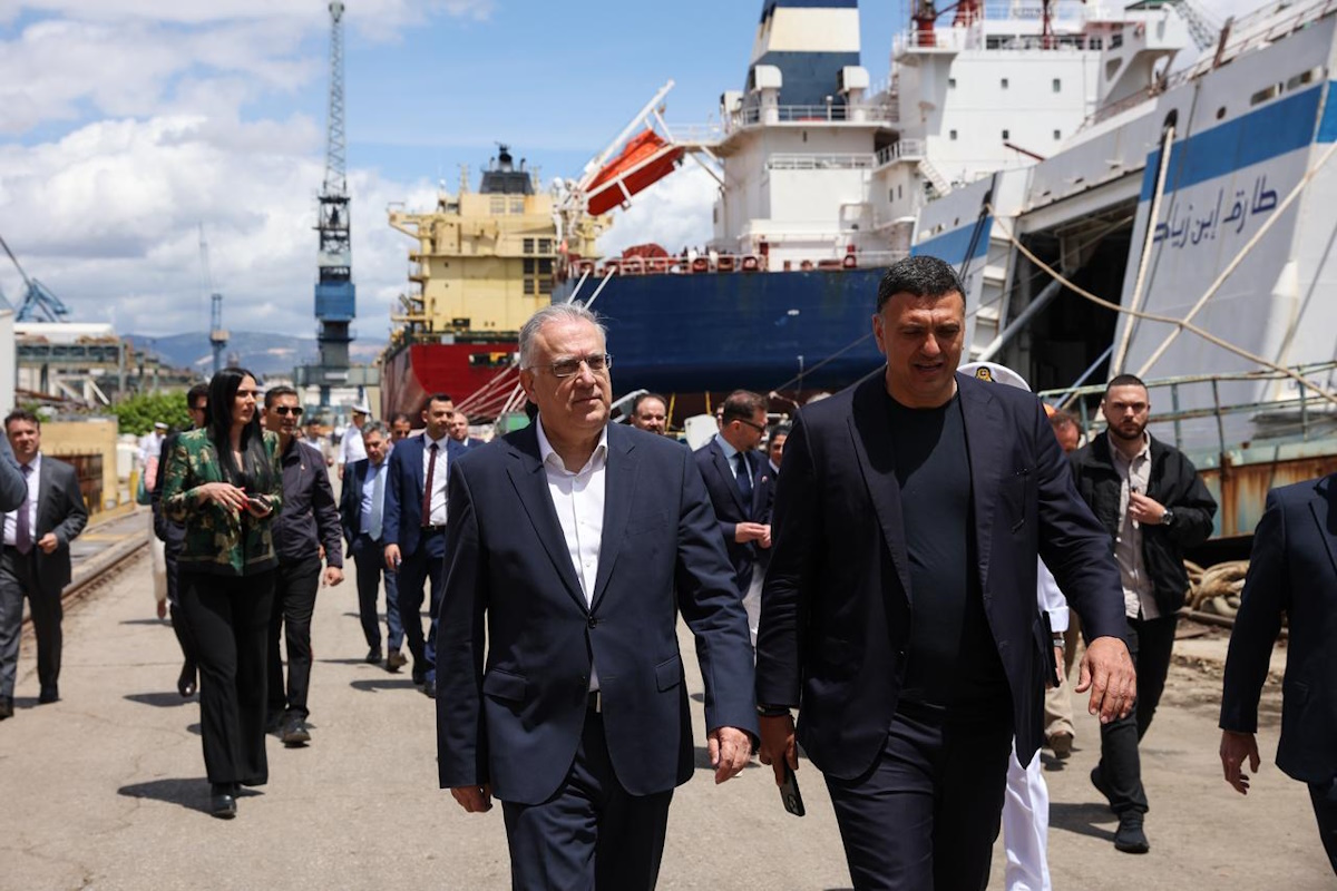 ο Υπουργός Ανάπτυξης, Τάκης Θεοδωρικάκος, μαζί με τον Υπουργό Ναυτιλίας και Νησιωτικής Πολιτικής, Βασίλη Κικίλια