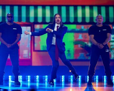 Ο Tommy Cash, εκπροσωπώντας την Εσθονία, ερμηνεύει το «Espresso Macchiato»