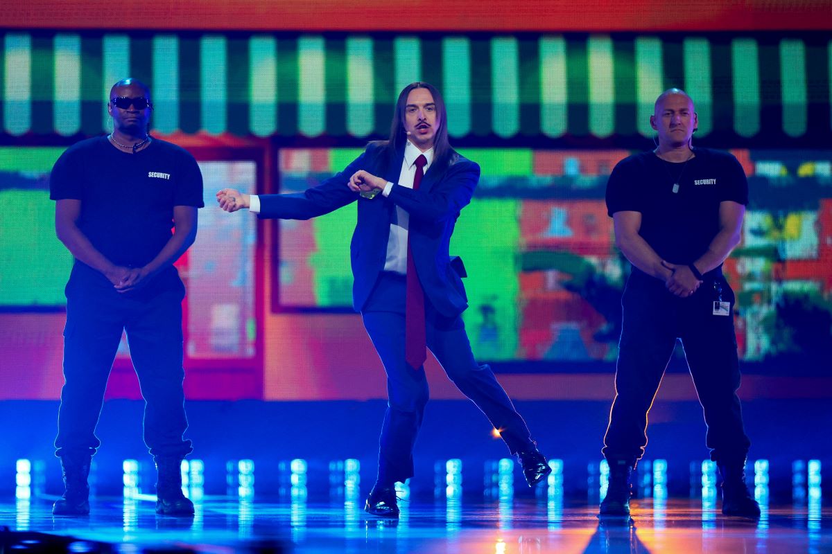 Ο Tommy Cash, εκπροσωπώντας την Εσθονία, ερμηνεύει το «Espresso Macchiato»
