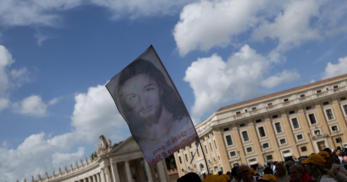Vatican with no phones as long as the conception will meet to elect the new Pope