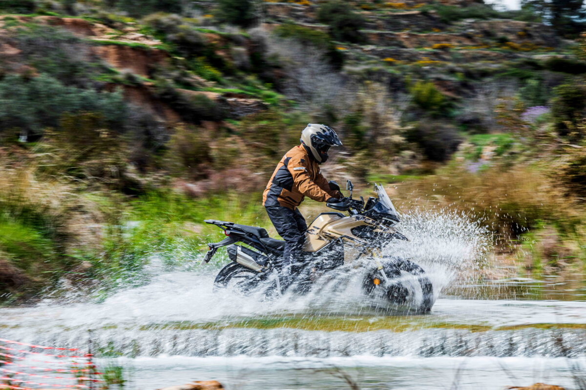 VOGE DS625X