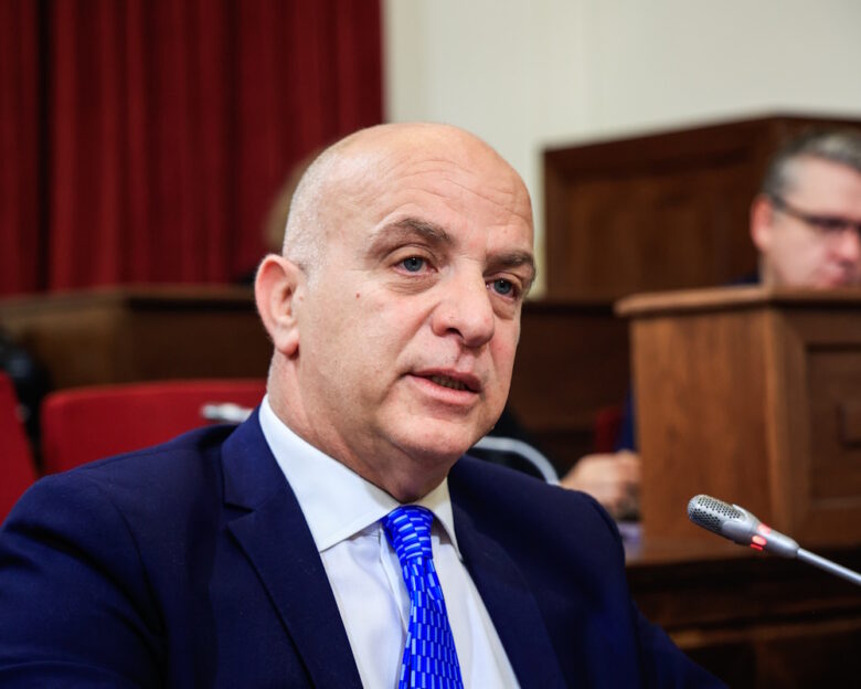 Βαρβέρης (ΕΦΚΑ): Θα επιστραφεί ένα μέρος των παραπάνω χρημάτων που εισπράξουν τα Ταμεία από τα χρέη