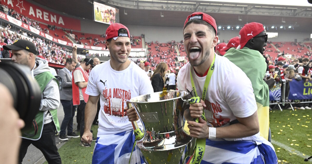 Christos Zafiris: With Greek flag and tobacco in fiesta for the Slavia Prague Championship