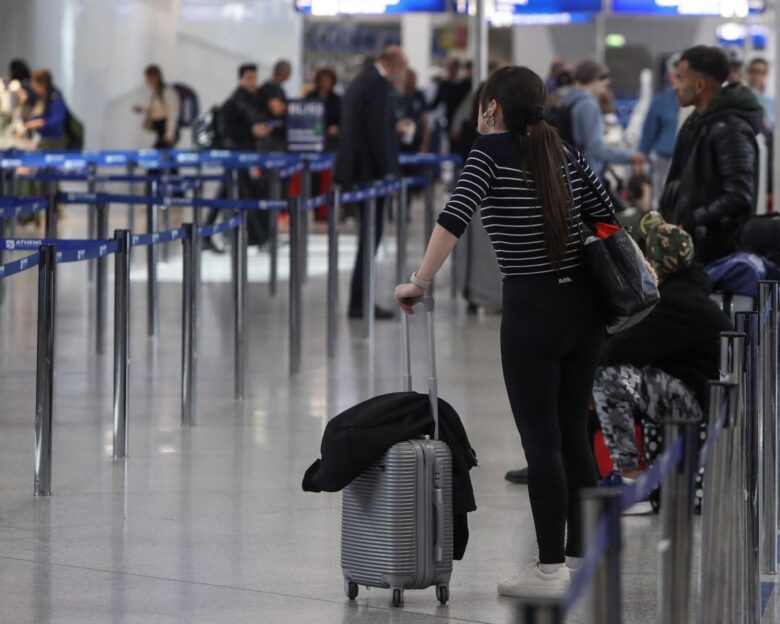 Ηράκλειο: Ιταλός επιβάτης έκανε πτήση άνω κάτω για ένα αναψυκτικό