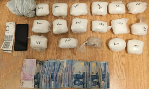 Συνελήφθη 55χρονος για διακίνηση ναρκωτικών στο «Ελ. Βενιζέλος» – Έκρυψε 2,8 κιλά κοκαΐνης σε σακούλες με αποξηραμένες γαρίδες