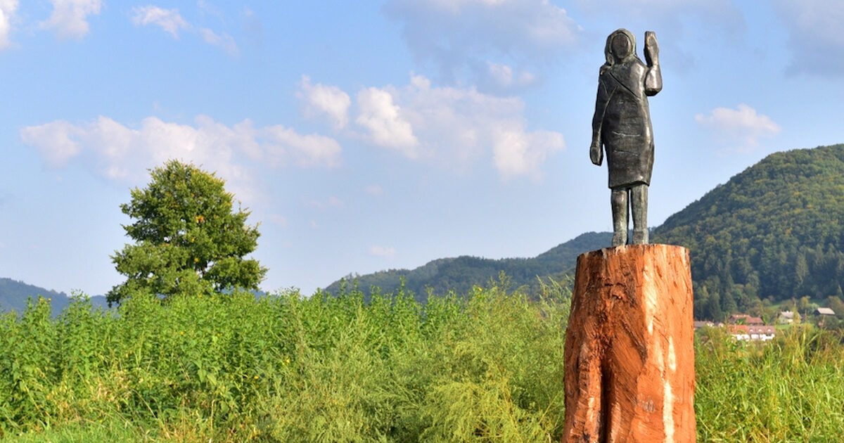 Melania Trump: The statue depicting her greeting on a tree trunk in Slovenia was mysteriously disappearing