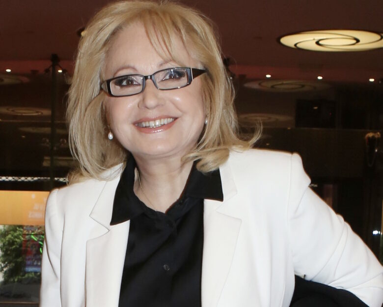 Αγγελική Νικολούλη: Με το βαφτιστήρι της στο πλατό της εκπομπής της – Η χαρούμενη πόζα στο Instagram