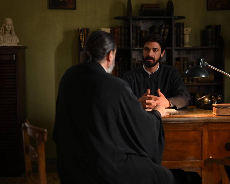 Άγιος έρωτας – επόμενο επεισόδιο: Η Χλόη ακούει τη Θάλεια να μιλά στον π. Νικόλαο για την κόρη της