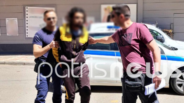 Ο Αιγύπτιος δράστης της δολοφονίας τη στιγμή που προσέρχεται στο δικαστήριο