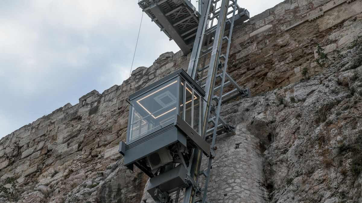 Το αναβατόριο στην Ακρόπολη