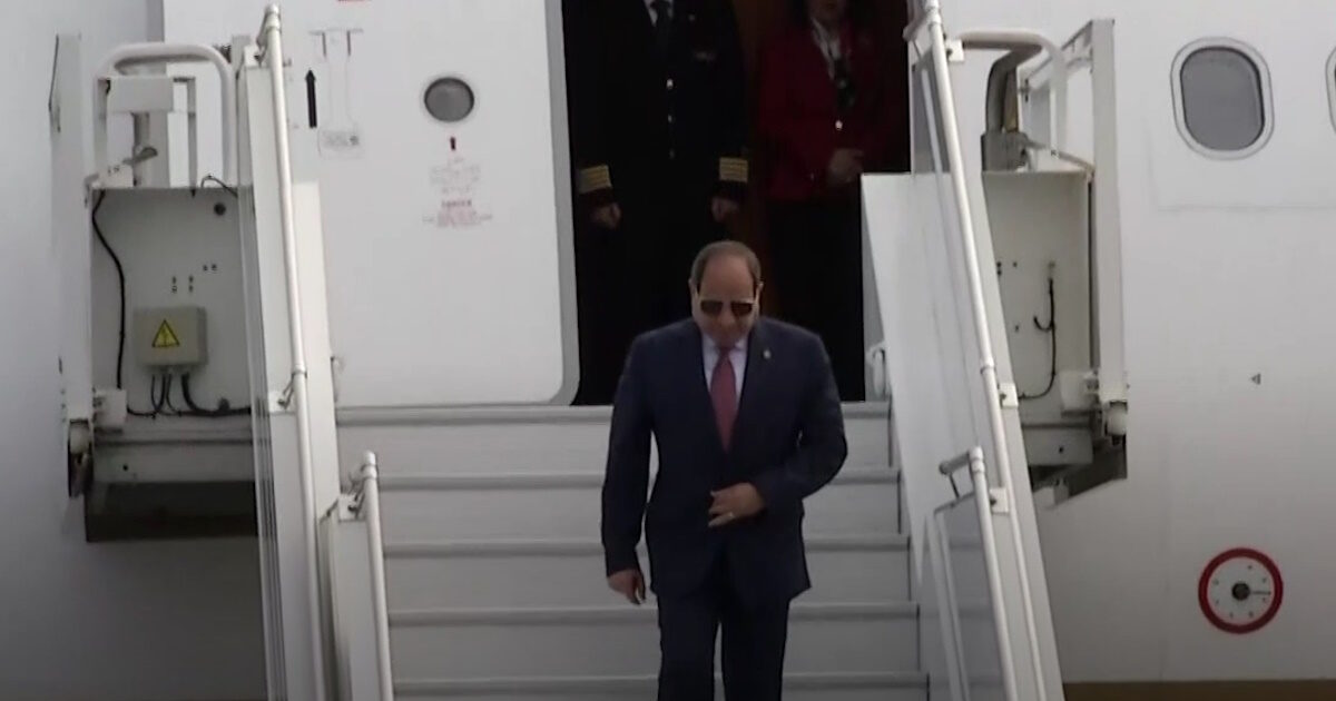 Ο πρόεδρος της Αιγύπτου, Αλ Σίσι, έφτασε στην Ελλάδα – Συνάντηση με τον Μητσοτάκη στο Μέγαρο Μαξίμου
