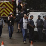 Αστυνομικοί και ασθενοφόρο στη Βραζιλία