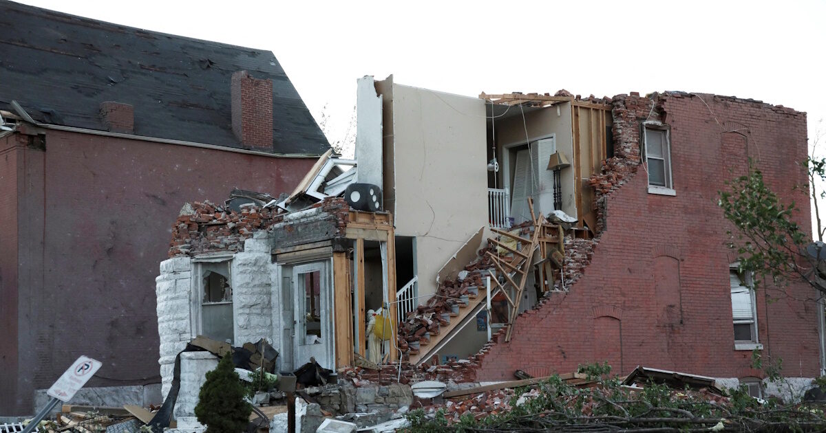 USA: Shocking videos with tornadoes to hit the kettle and miser – at least 20 dead