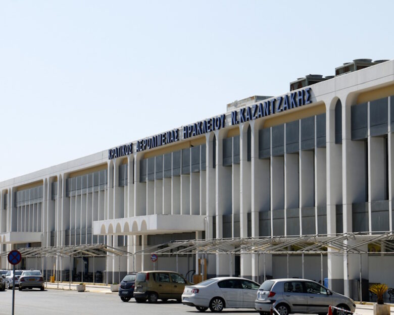 Ηράκλειο: Ιταλός επιβάτης έκανε πτήση άνω κάτω για ένα αναψυκτικό