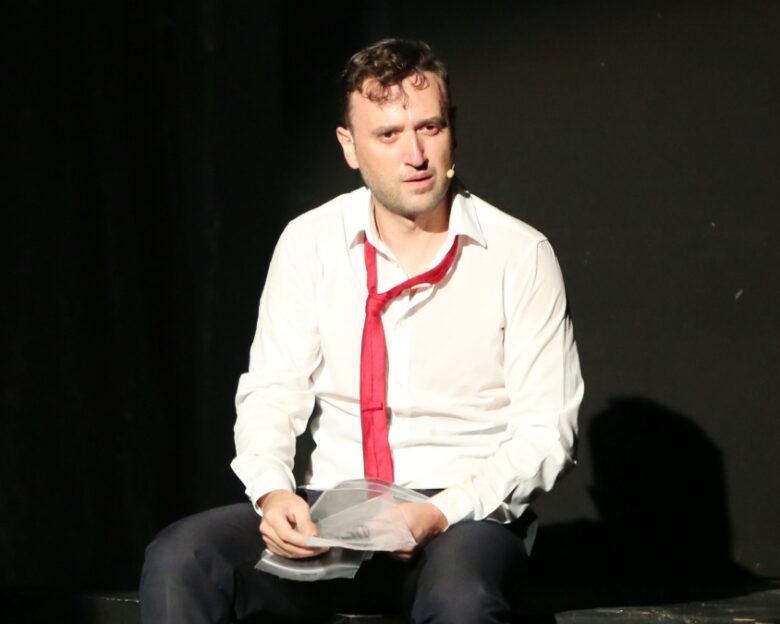 Αργύρης Αγγέλου: «Στο παρελθόν “φλέρταρα” με την κατάθλιψη – Έχω περάσει μεγάλα διαστήματα μοναχικότητας»
