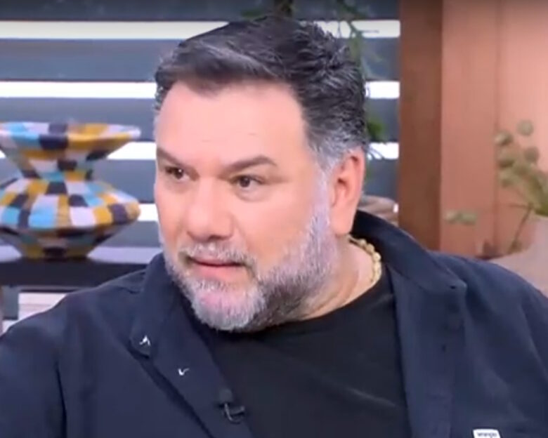 Γρηγόρης Αρναούτογλου: Η ιστορία με την παρέα που τον έβρισε για τα χρήματα σε μουσικό του δρόμου