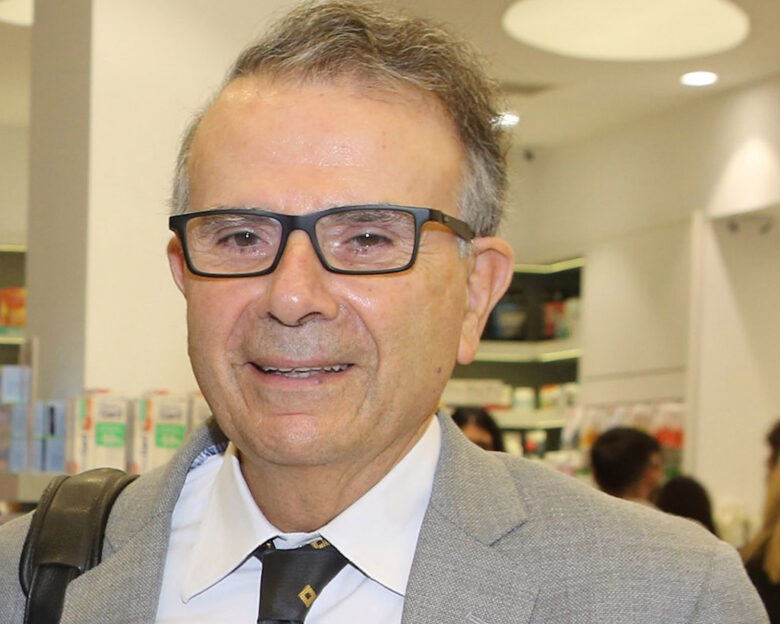 Θάνος Ασκητής: «6 στους 10 άντρες με 10 – 15 χρόνια γάμου αυνανίζονται συστηματικά κάθε βράδυ κρυφά από τις γυναίκες τους»