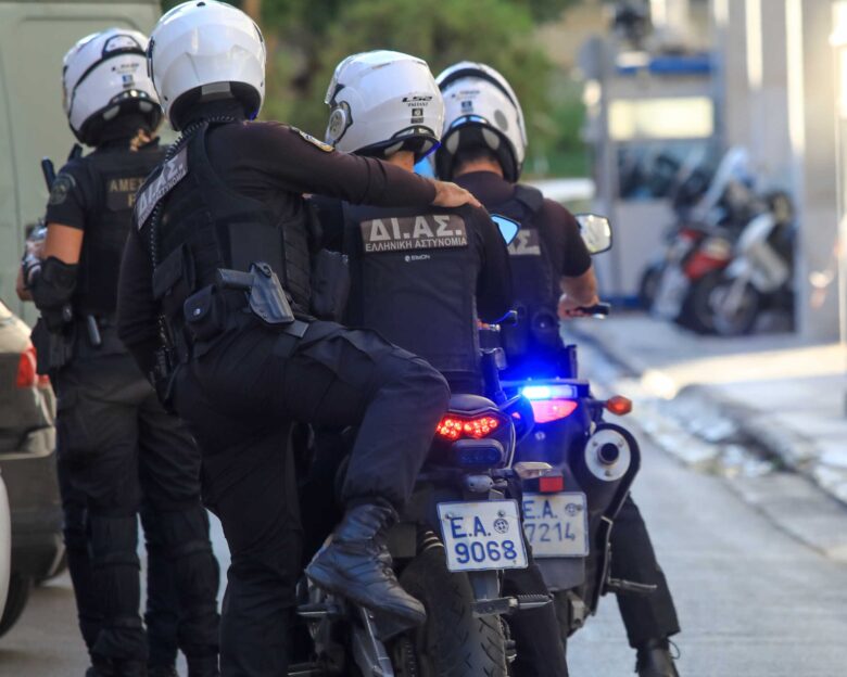 Πάτρα: Γυναίκα απείλησε υπαλλήλους σε κατάστημα με καυστικό υγρό