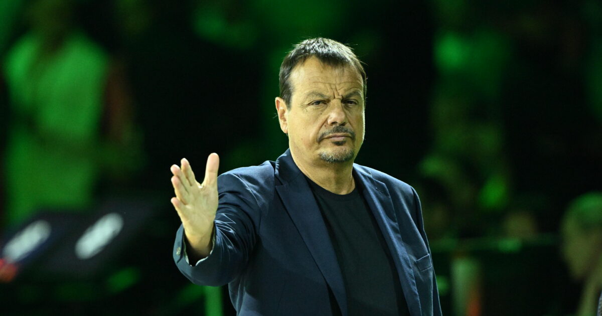 Ataman: “Everyone is talking about Giannakopoulos who entered the parquet but on which stadium do you put Olympiacos fans behind our bench”