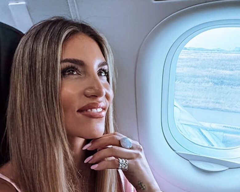 Αθηνά Οικονομάκου: Κέντρισε τα βλέμματα σε αεροπλάνο με προορισμό το Μιλάνο – Οι εικόνες που δημοσίευσε